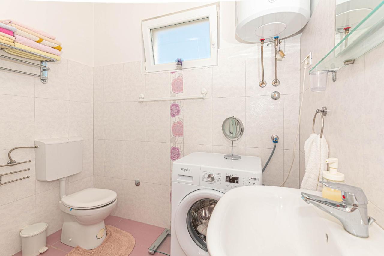 Apartment Milka Затон Екстер'єр фото
