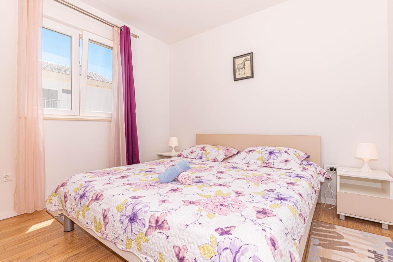 Apartment Milka Затон Екстер'єр фото